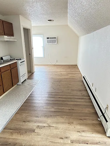 127 1/2 Welch Ave Photo 1