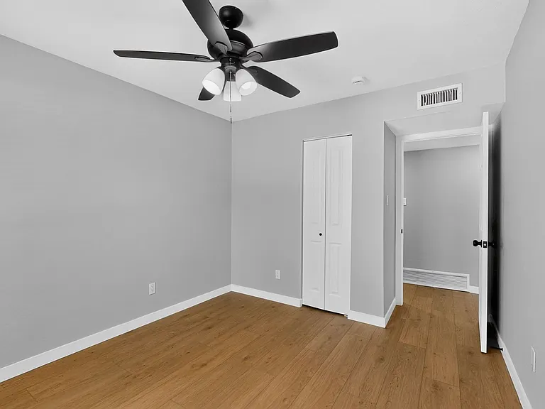 243 Woodhurst Dr — Photo 34