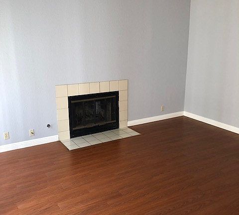 2nd image of 1015 Park Circle Dr