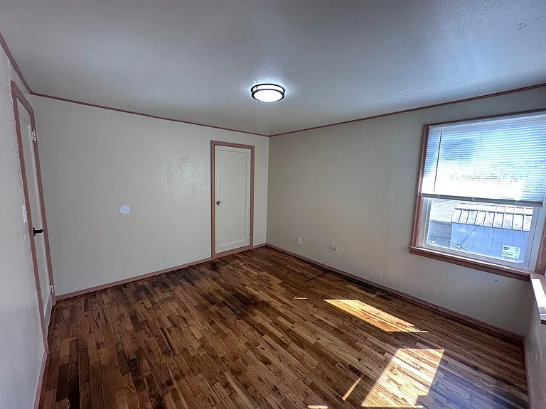 702 SE 8th St — Photo 6