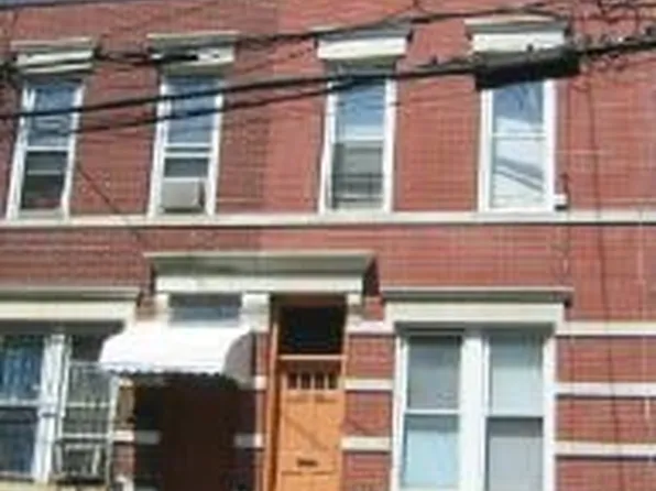 2548 18th St, Astoria, NY 11102