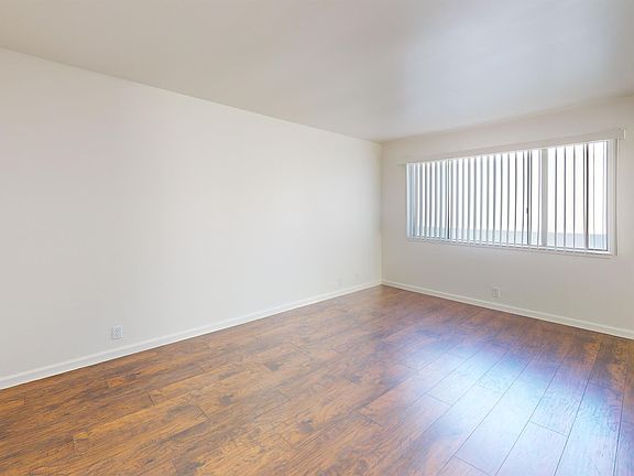 4th image of 715 Mary St #20