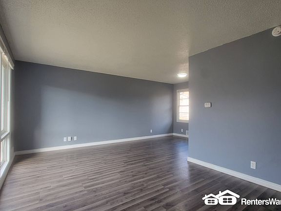 4th image of 4031 Vineyard Dr