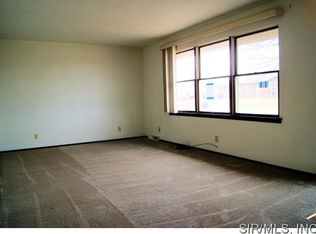 808 James St, Waterloo, IL 62298