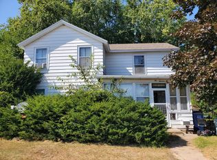 213 E Conant St, Portage, WI 53901