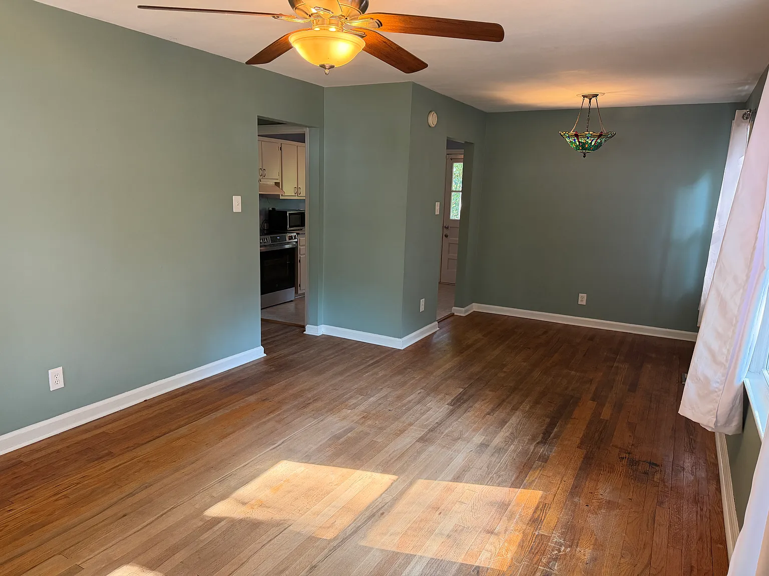 2325 Glascock St — Photo 3