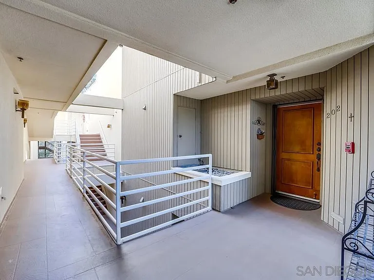 4055 Eagle St #202 — Photo 6