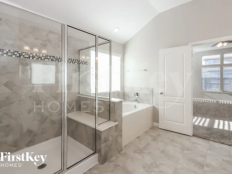 6011 Little Grove Dr — Photo 10