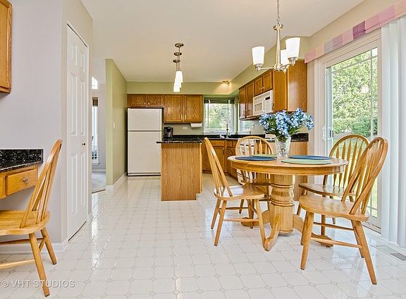 5th image of 1413 Royal Oak Ln