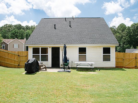 3rd image of 4848 Bryant Dr
