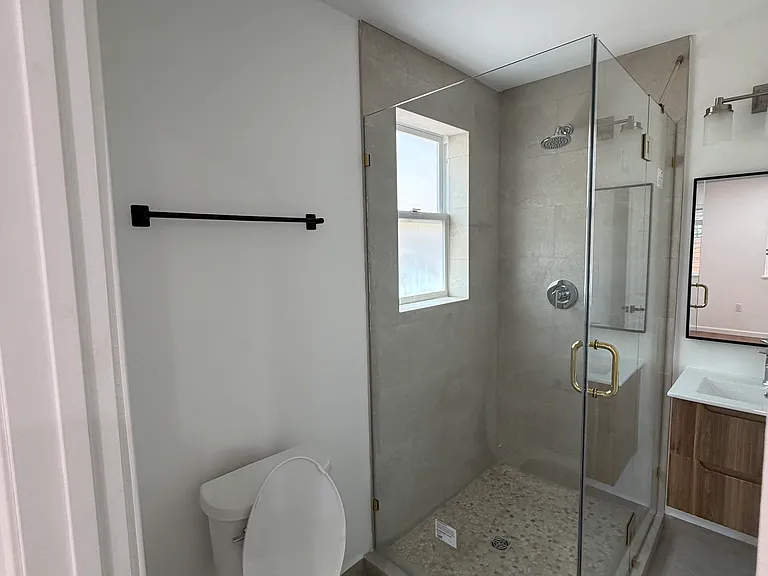 385 Irwin St #B — Photo 18