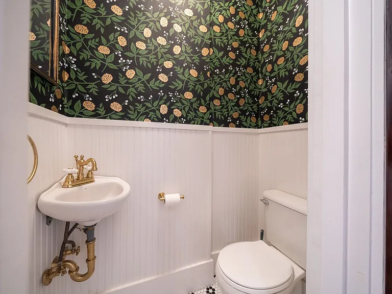 1431 Skyline Dr N — Photo 14