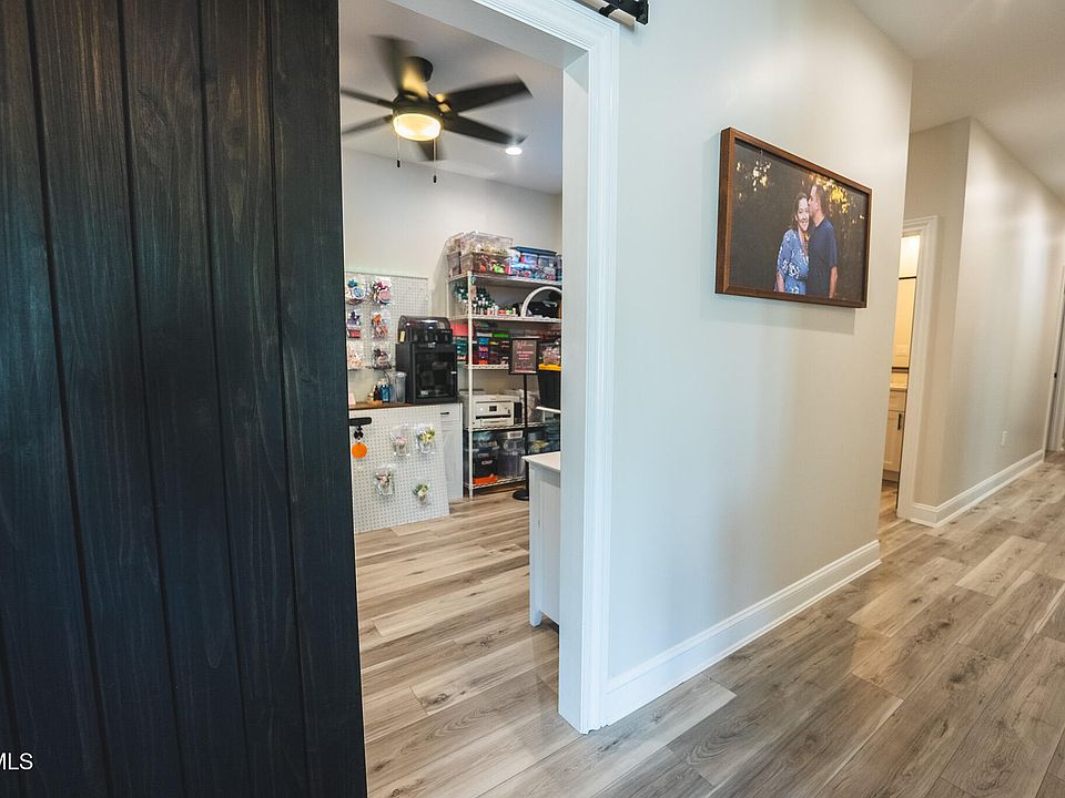 34th image of 622 Earls Hollow Rd