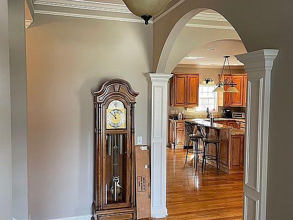 3rd image of 1720 Kenilwood Way