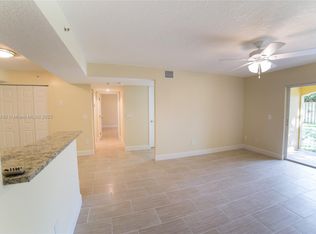 5590 NW 61st St APT 817, Pompano Beach, FL 33073