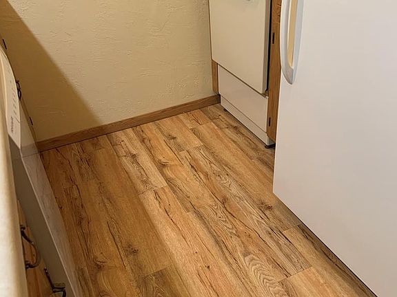 4th image of 10321 Water St #4