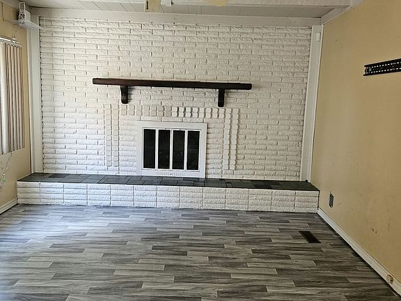 4th image of 30164 Moulin Ave