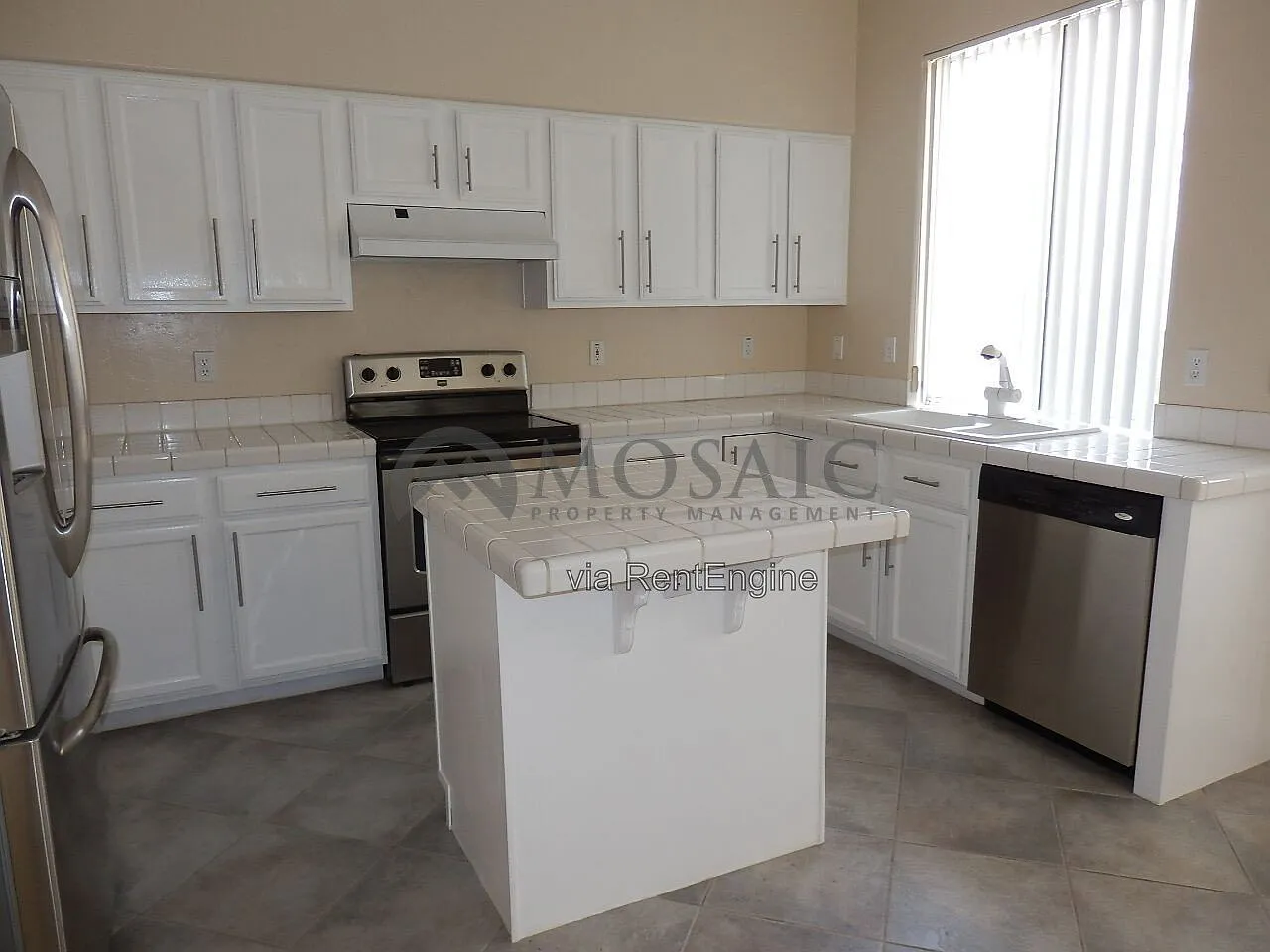 4 bed, 3.0 bath, 2236 sqft, $2,450 — Photo 3