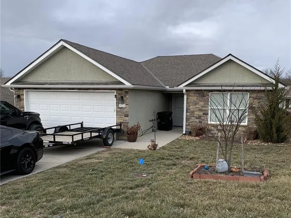 903 Ingleside Dr, Pleasant Hill, MO 64080