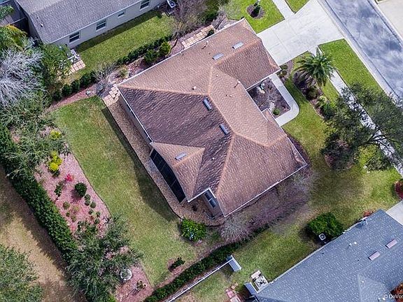 5th image of 2943 Majestic Isle Dr