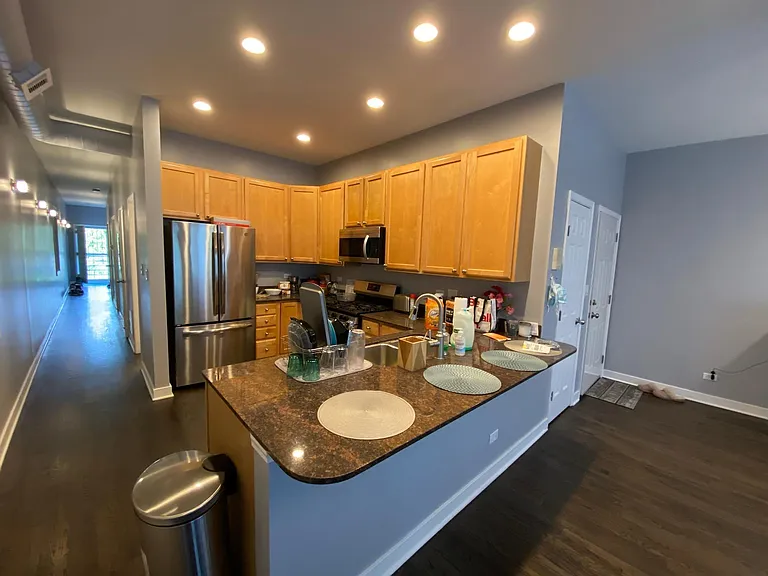 2350 W Harrison St #3 — Photo 1