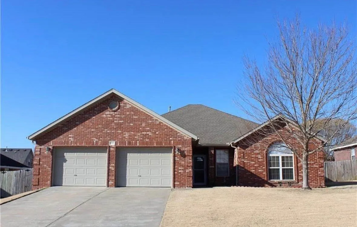 Hailey Dr, Centerton — Photo 1