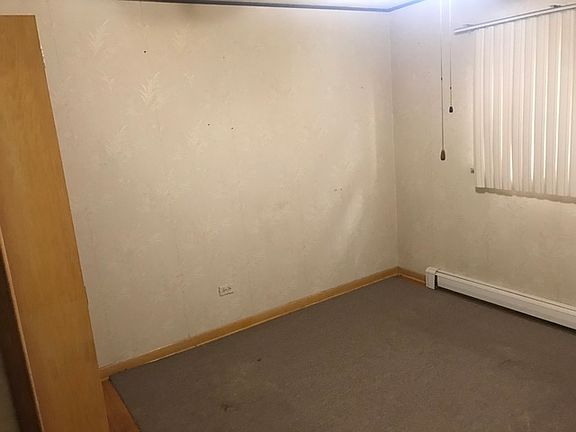 3rd image of 360 Crandon Ave