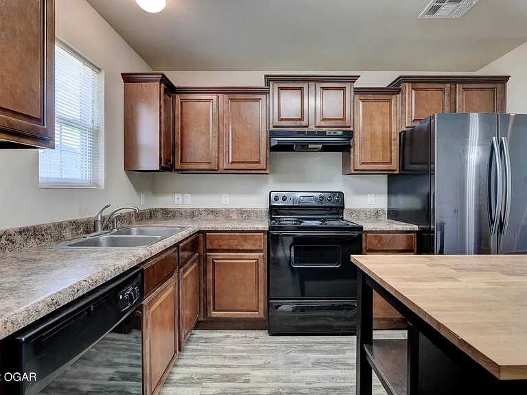 2521 Bird Ave — Photo 7