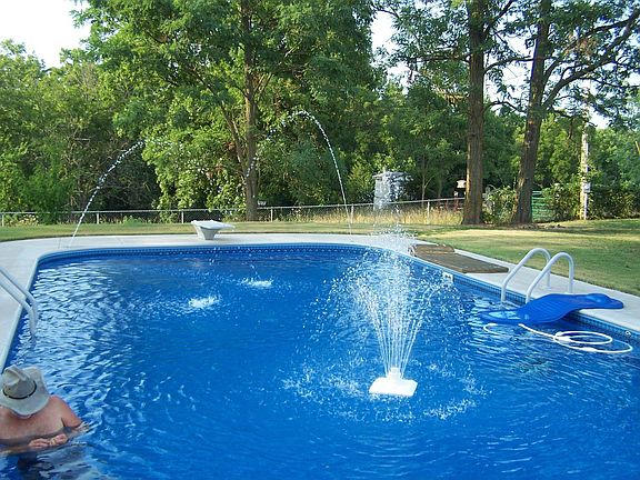 18x36 8.5' Deep Salt Water Pool