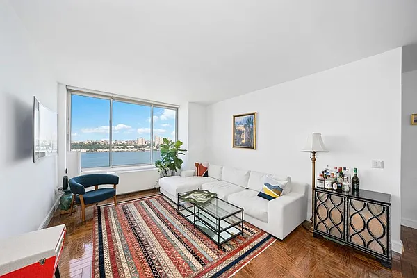 Rented by Douglas Elliman | media 7