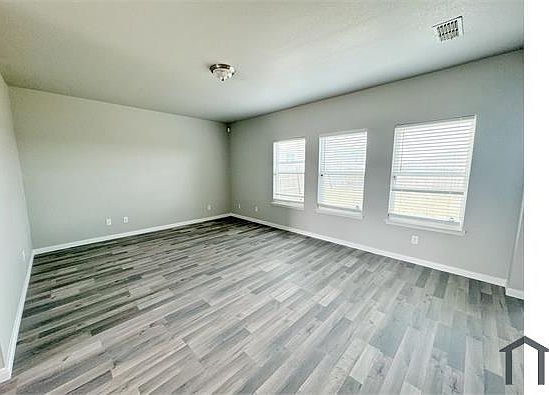 3rd image of 9445 Plum Ct