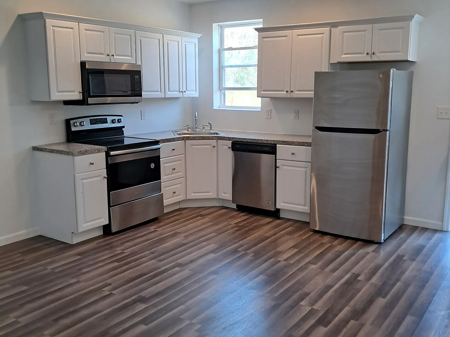 2 bed, $795 — Photo 2