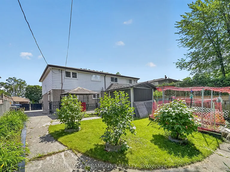 47 Cloverdale Dr — Photo 35
