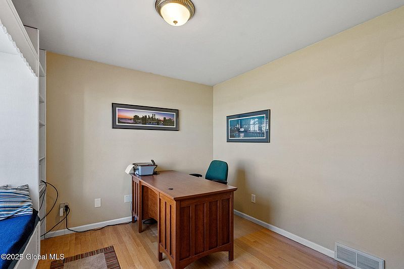 5th image of 211 Concord Hill Drive
