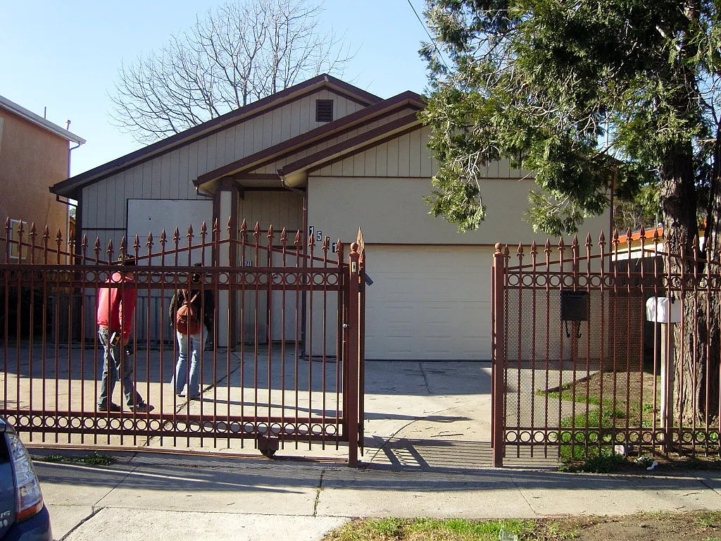 1571 2nd St photo 1