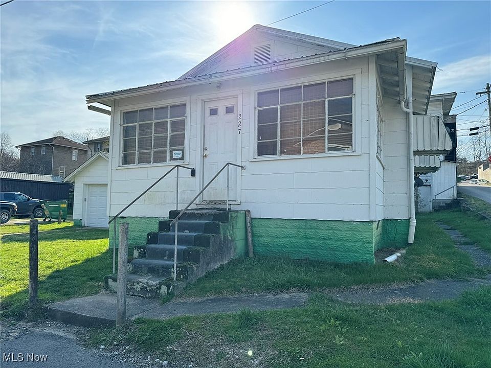 1st image of 227 Mill St