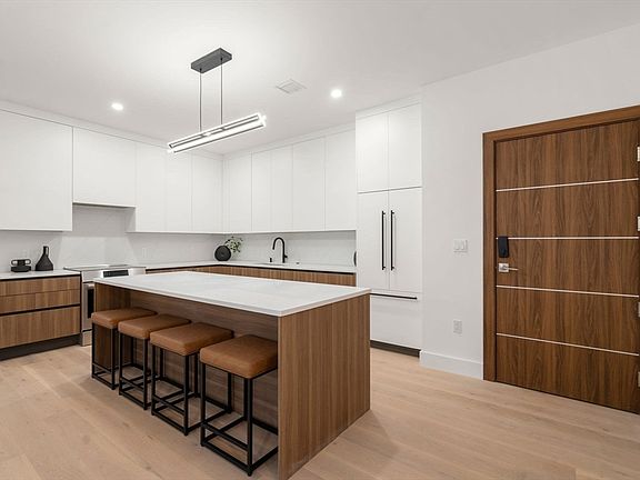 4th image of 16 Stearns Rd #306