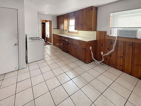 4th image of 1107 W Scharbauer St
