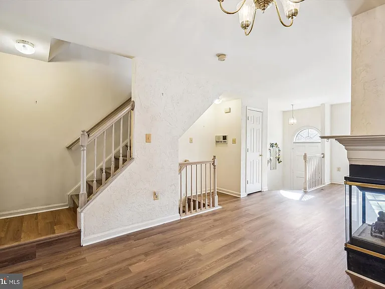 2409 Simpkins Farm Dr — Photo 25
