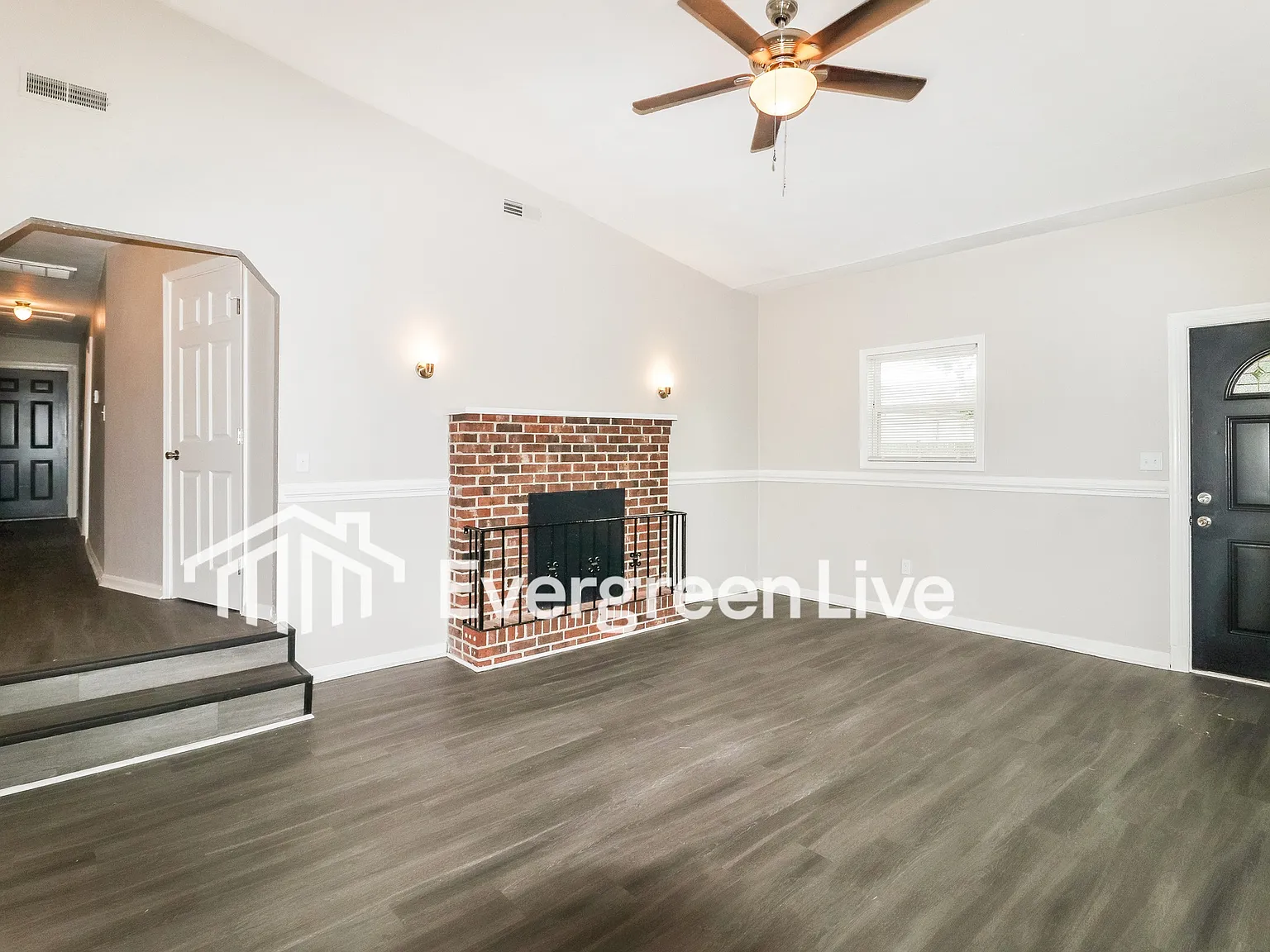 4 bed, 2.0 bath, 1890 sqft, $2,345 — Photo 3