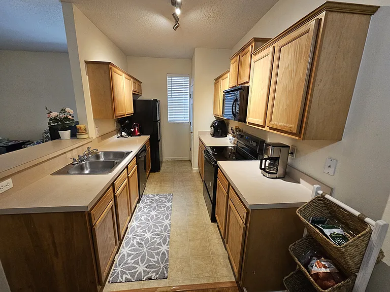 (Kitchen)
