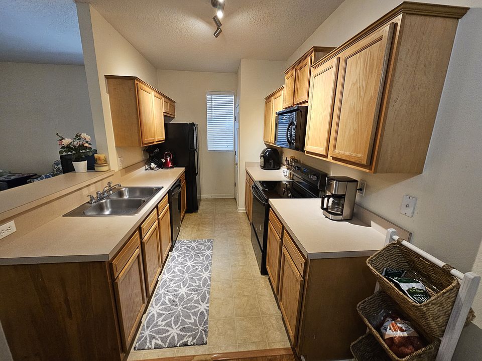 (Kitchen)