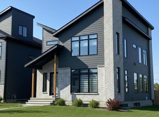 4142 122nd St NW, Edmonton, AB