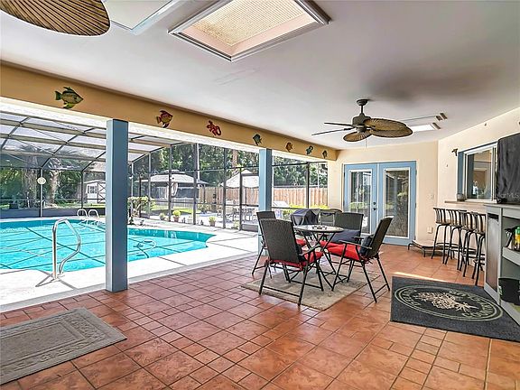 5th image of 2269 COUNTRY CLUB DRIVE