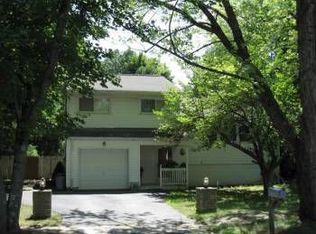 2 Clover Hill Dr, Flanders, NJ 07836