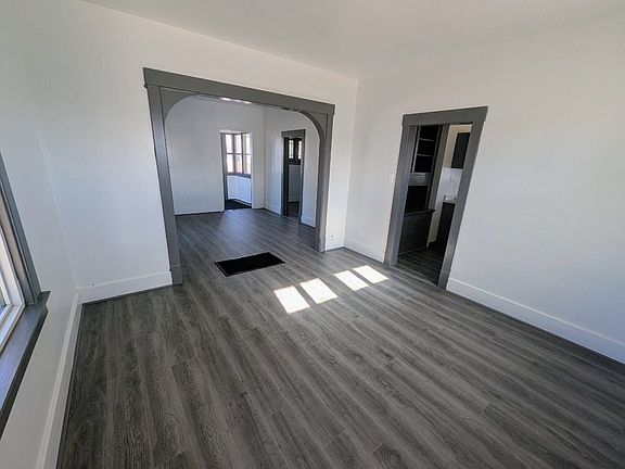2nd image of 117 W Jefferson Ave