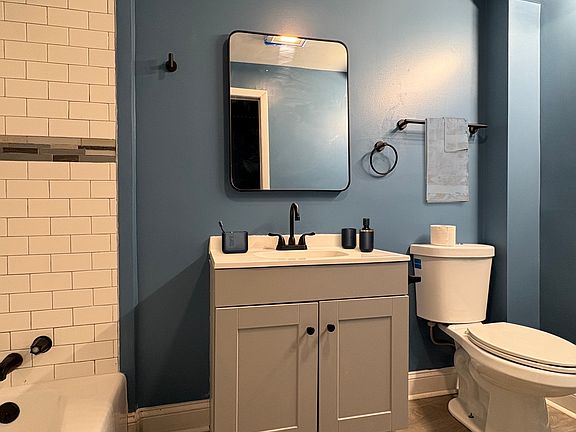 3rd image of 2019 Ashland Ave #1