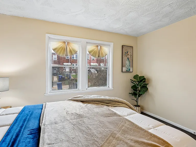 147 Denison St #1 — Photo 15