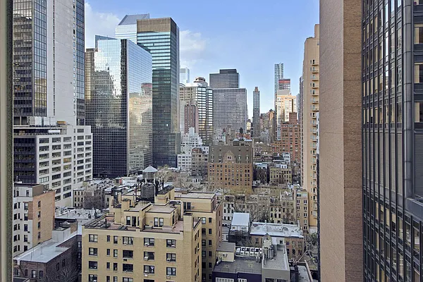 Rented by Chase Global Realty Corp | media 7