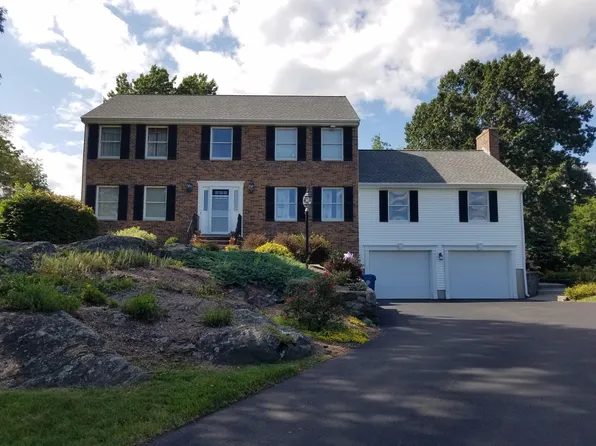 21 Julia Connors Dr, Burlington, MA 01803